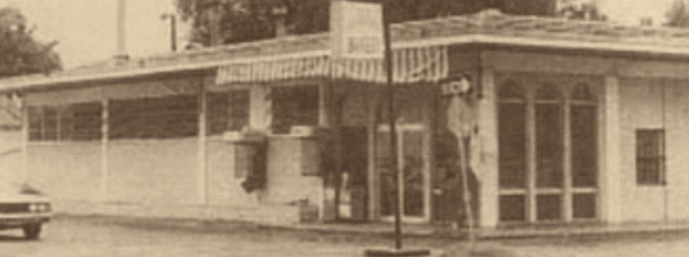 The original La Segunda Central Bakery storefront in Ybor City, before the 1961 fire.